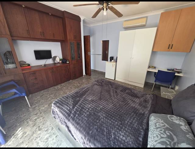 5 BEDROOM HOUSE FOR SALE IN SINOVILLE